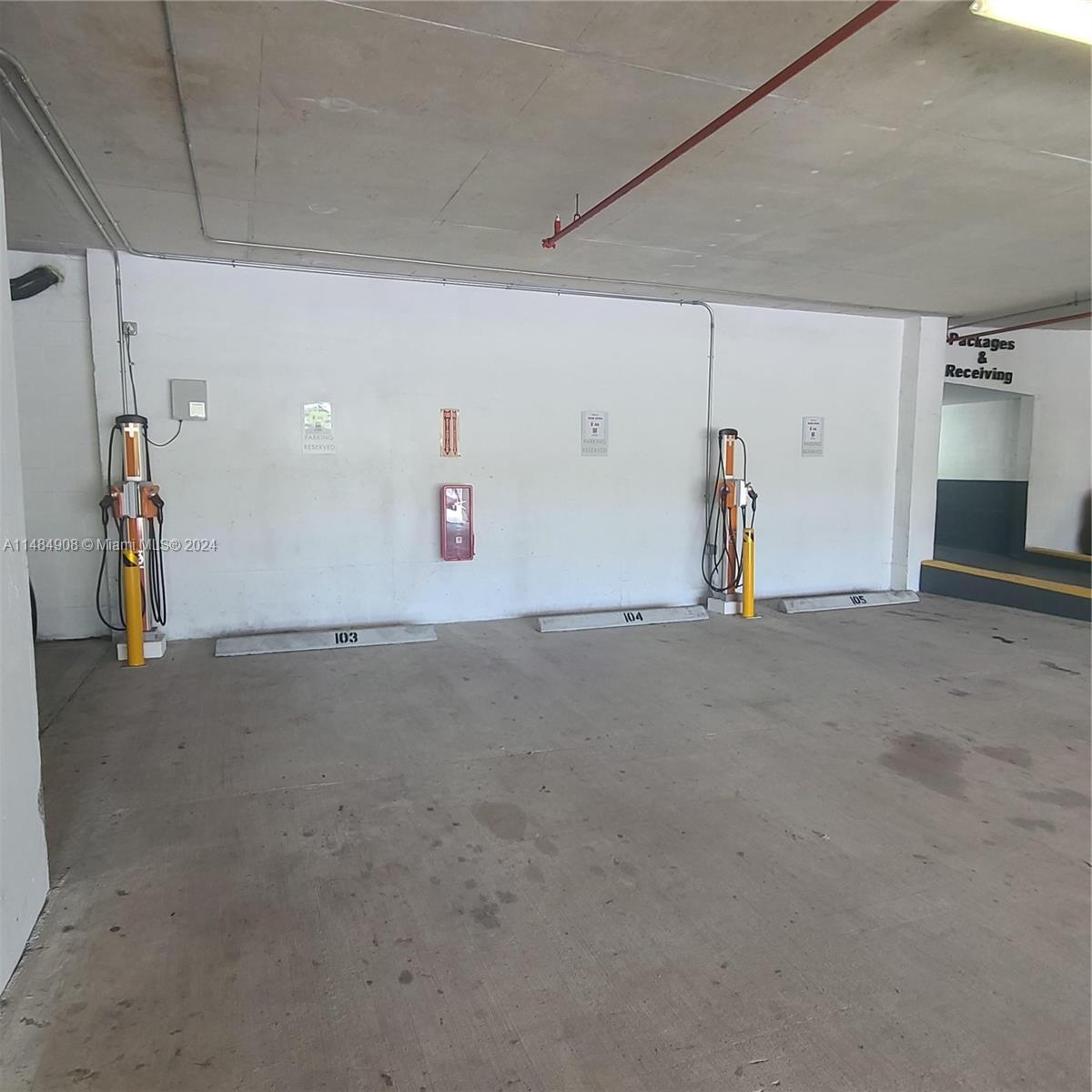 THE HARBOUR SOUTH CONDO - Residential