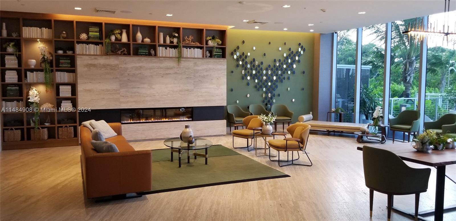 THE HARBOUR SOUTH CONDO - Residential