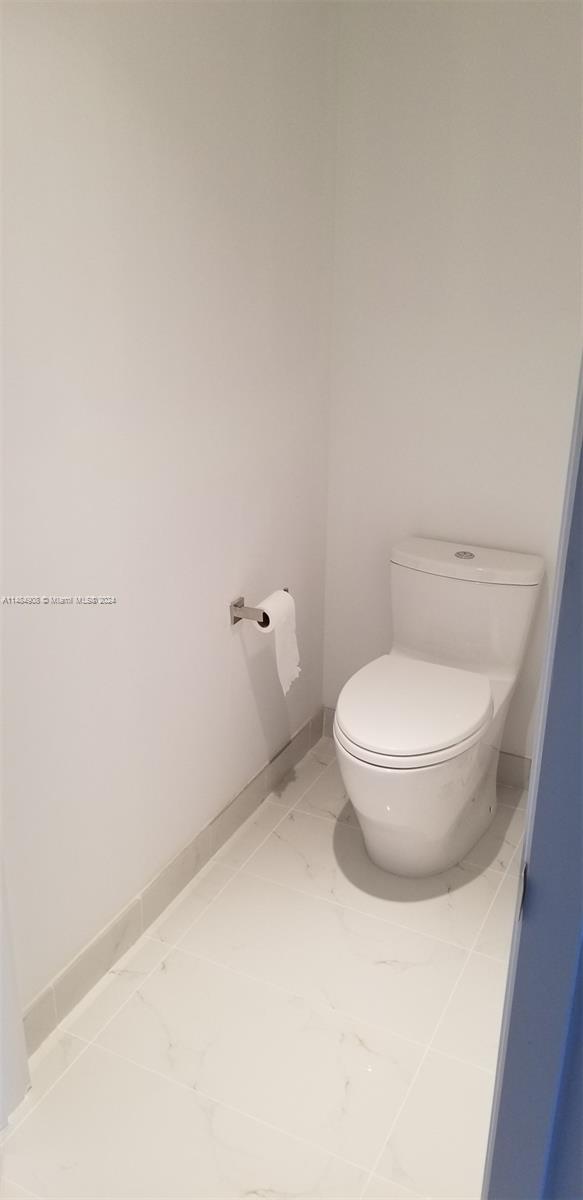 THE HARBOUR SOUTH CONDO - Residential