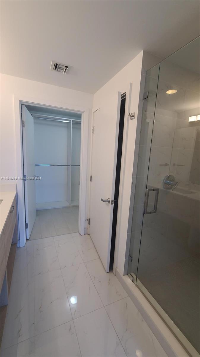 THE HARBOUR SOUTH CONDO - Residential