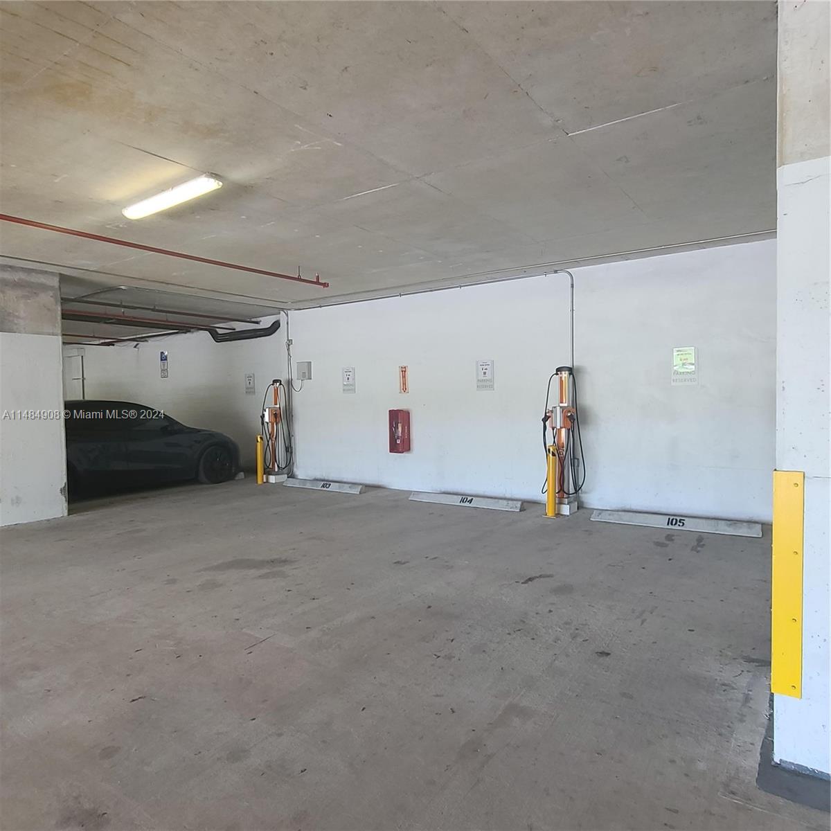 THE HARBOUR SOUTH CONDO - Residential