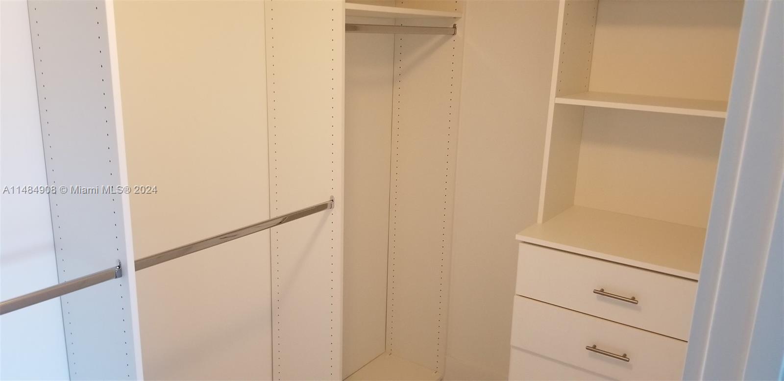 THE HARBOUR SOUTH CONDO - Residential