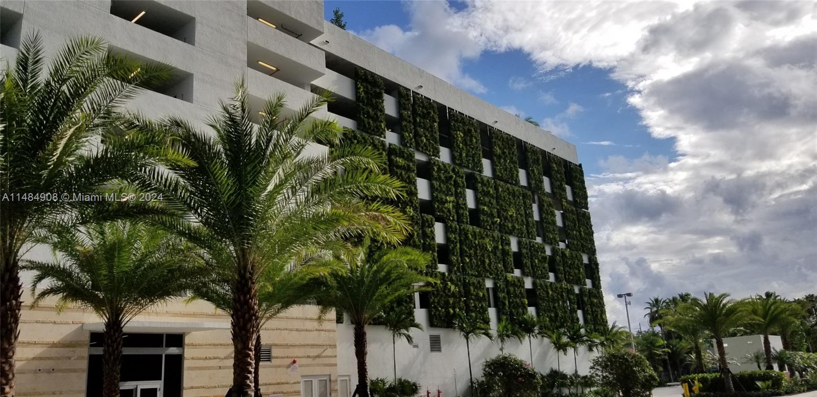 16385 Biscayne Blvd 420