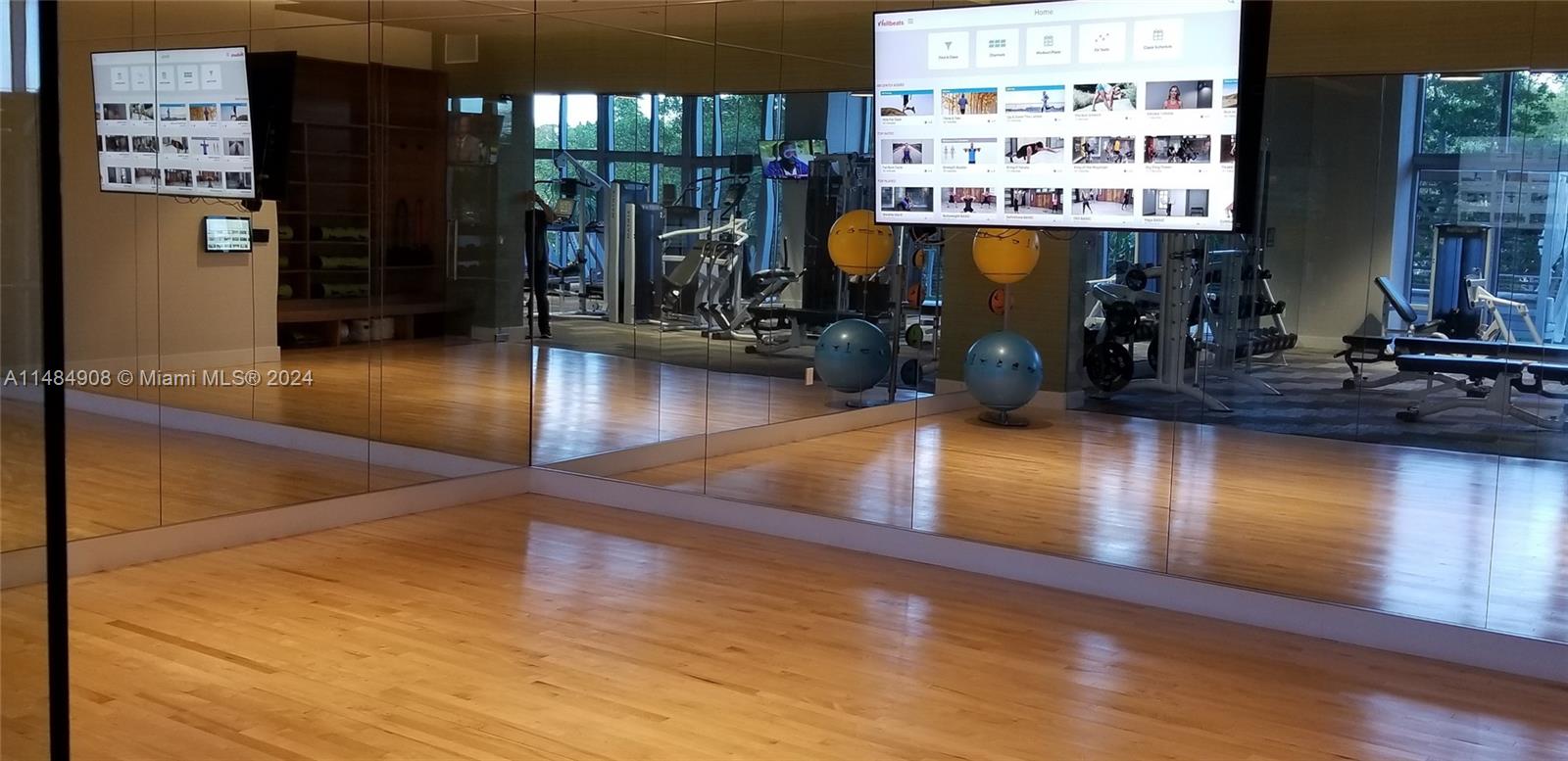 THE HARBOUR SOUTH CONDO - Residential