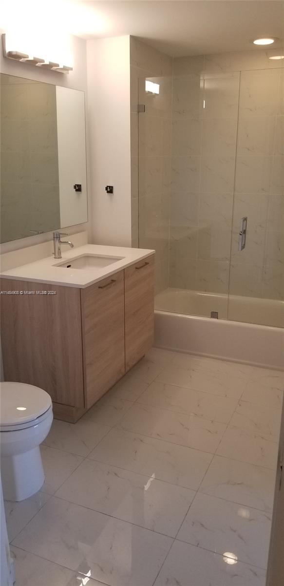 THE HARBOUR SOUTH CONDO - Residential