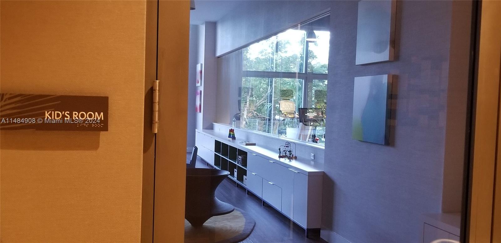 THE HARBOUR SOUTH CONDO - Residential