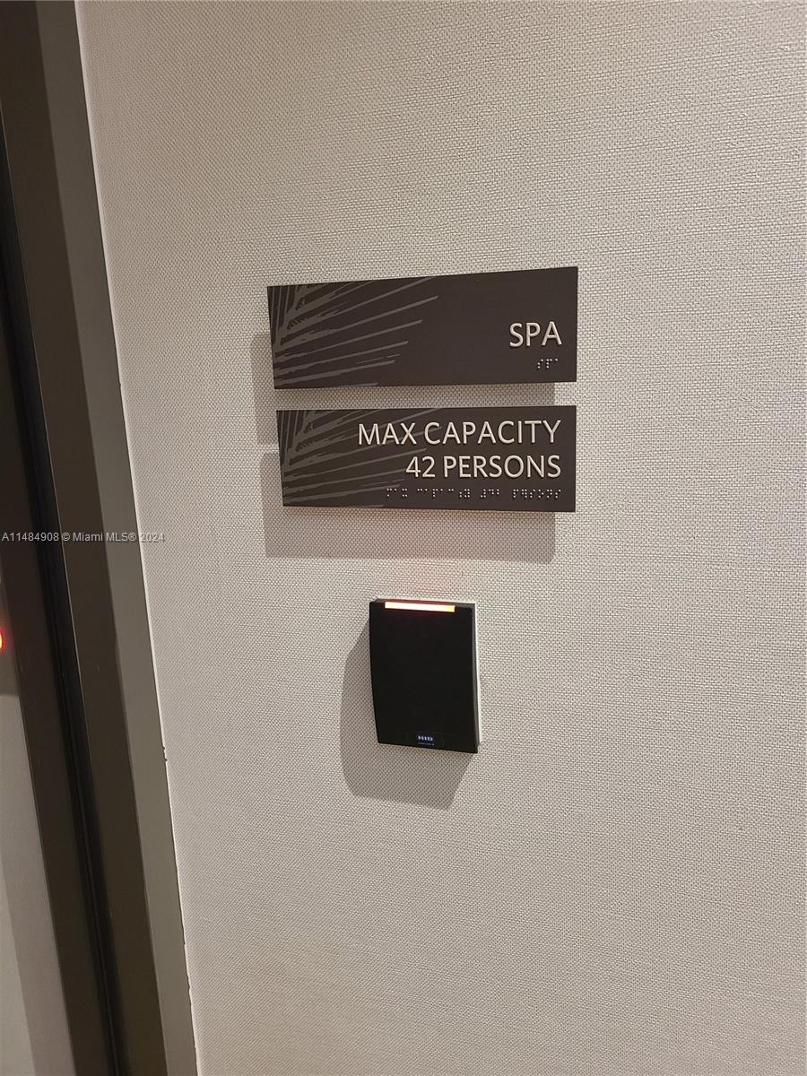 THE HARBOUR SOUTH CONDO - Residential