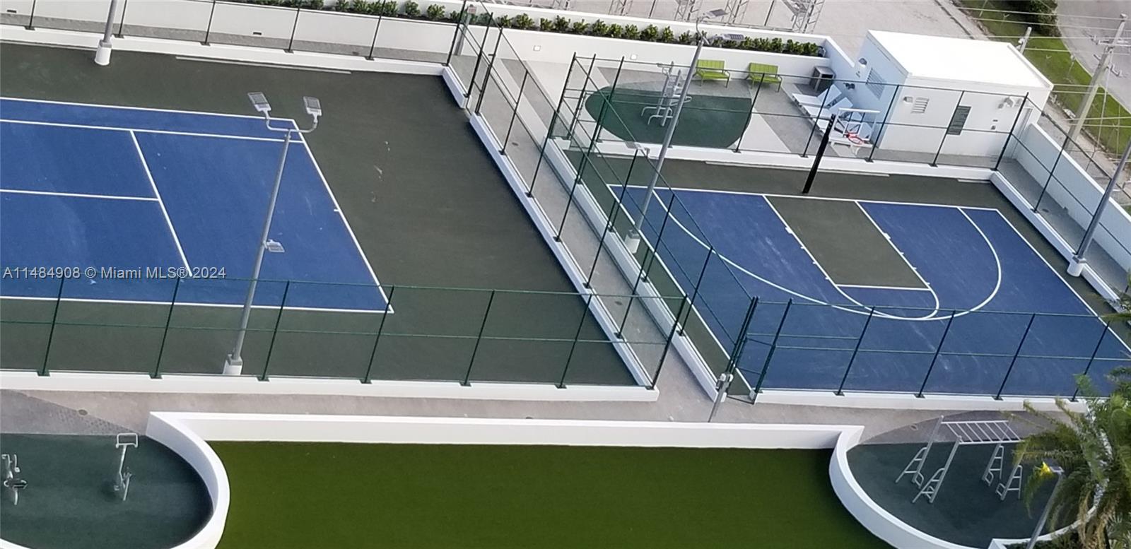 THE HARBOUR SOUTH CONDO - Residential