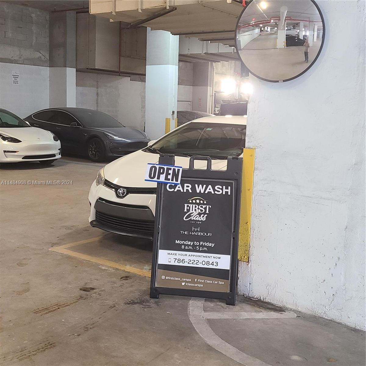 THE HARBOUR SOUTH CONDO - Residential