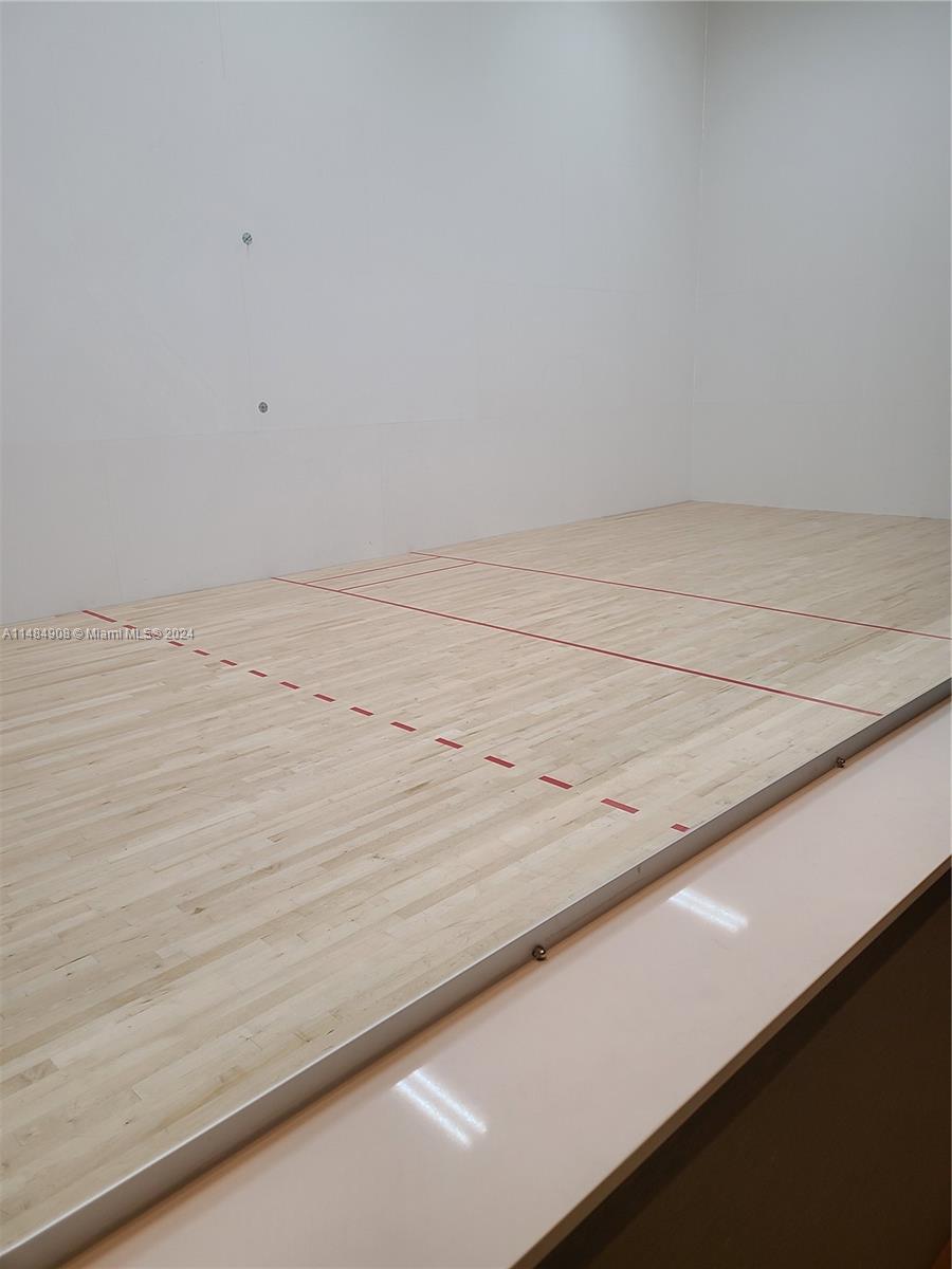 THE HARBOUR SOUTH CONDO - Residential