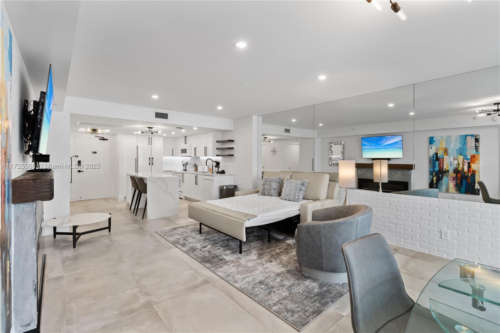 THE DECOPLAGE CONDO - Residential Lease