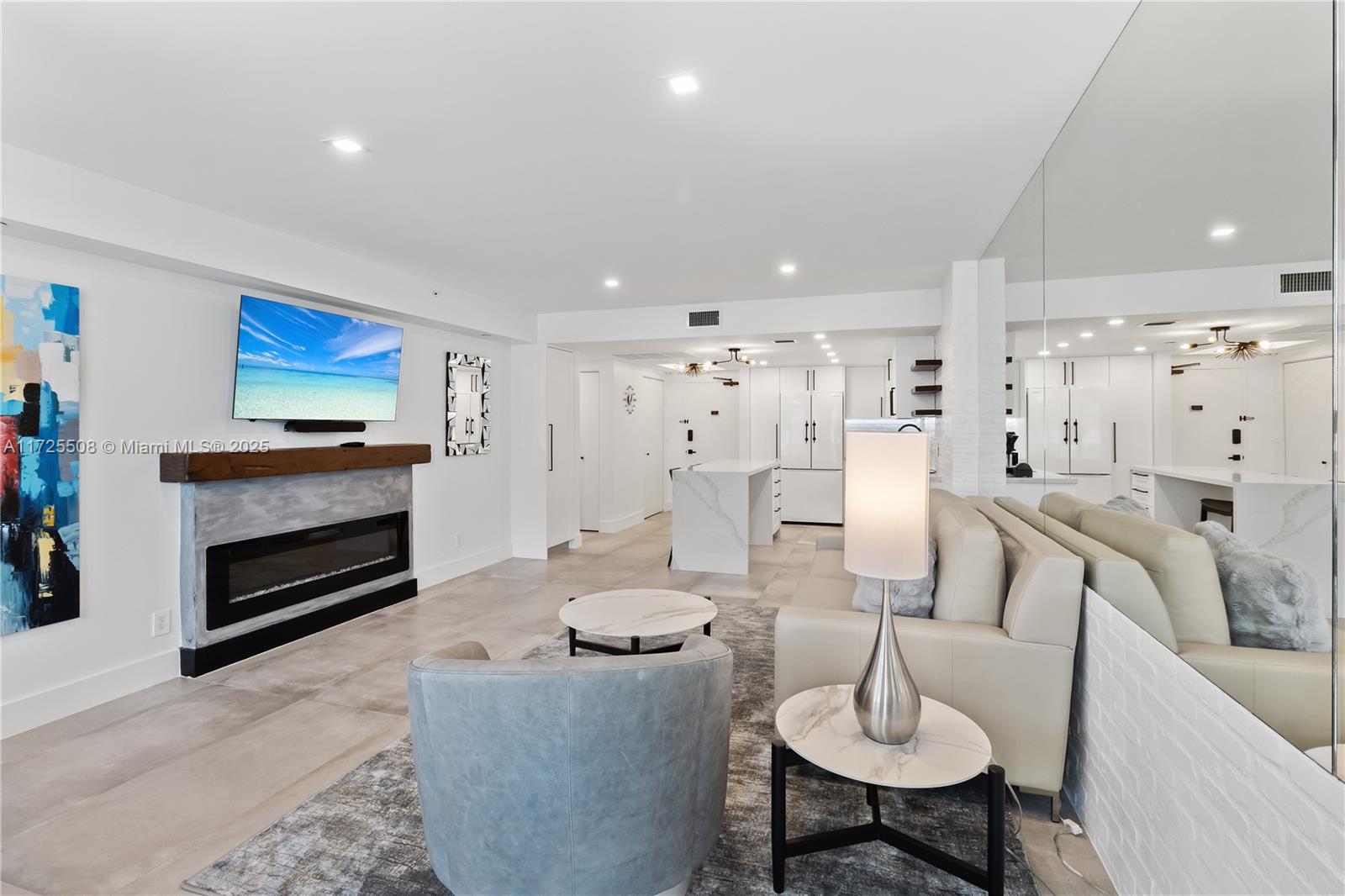 THE DECOPLAGE CONDO - Residential Lease