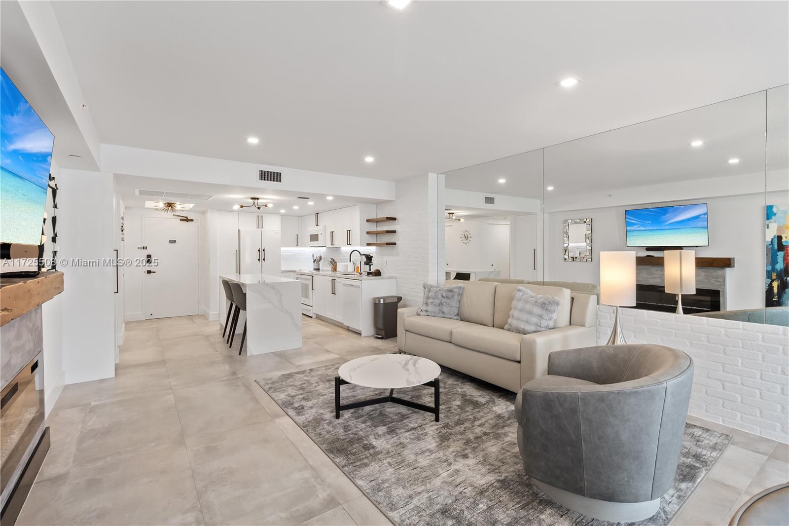 THE DECOPLAGE CONDO - Residential Lease