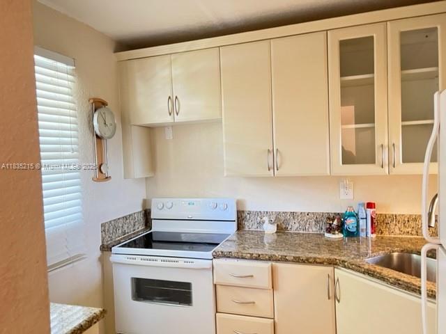 17255 SW 95th Ave 202