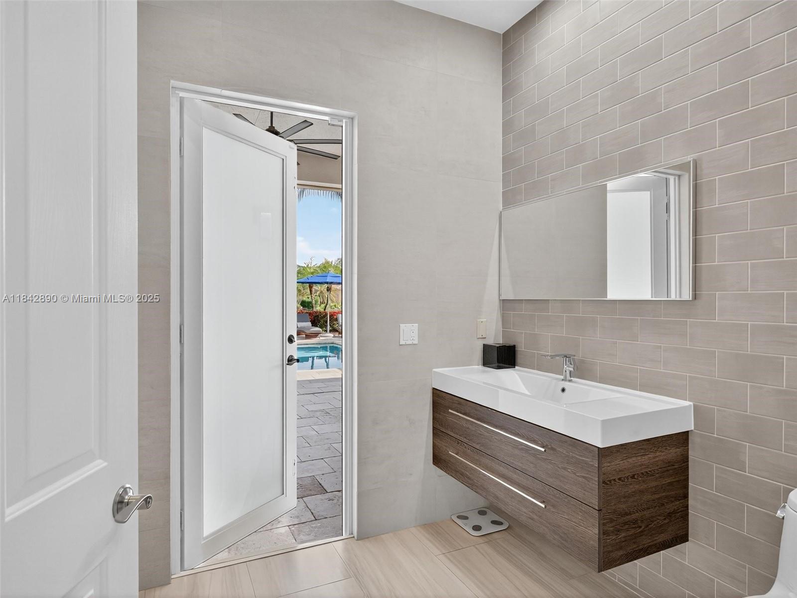 RIVERSTONE - Residential