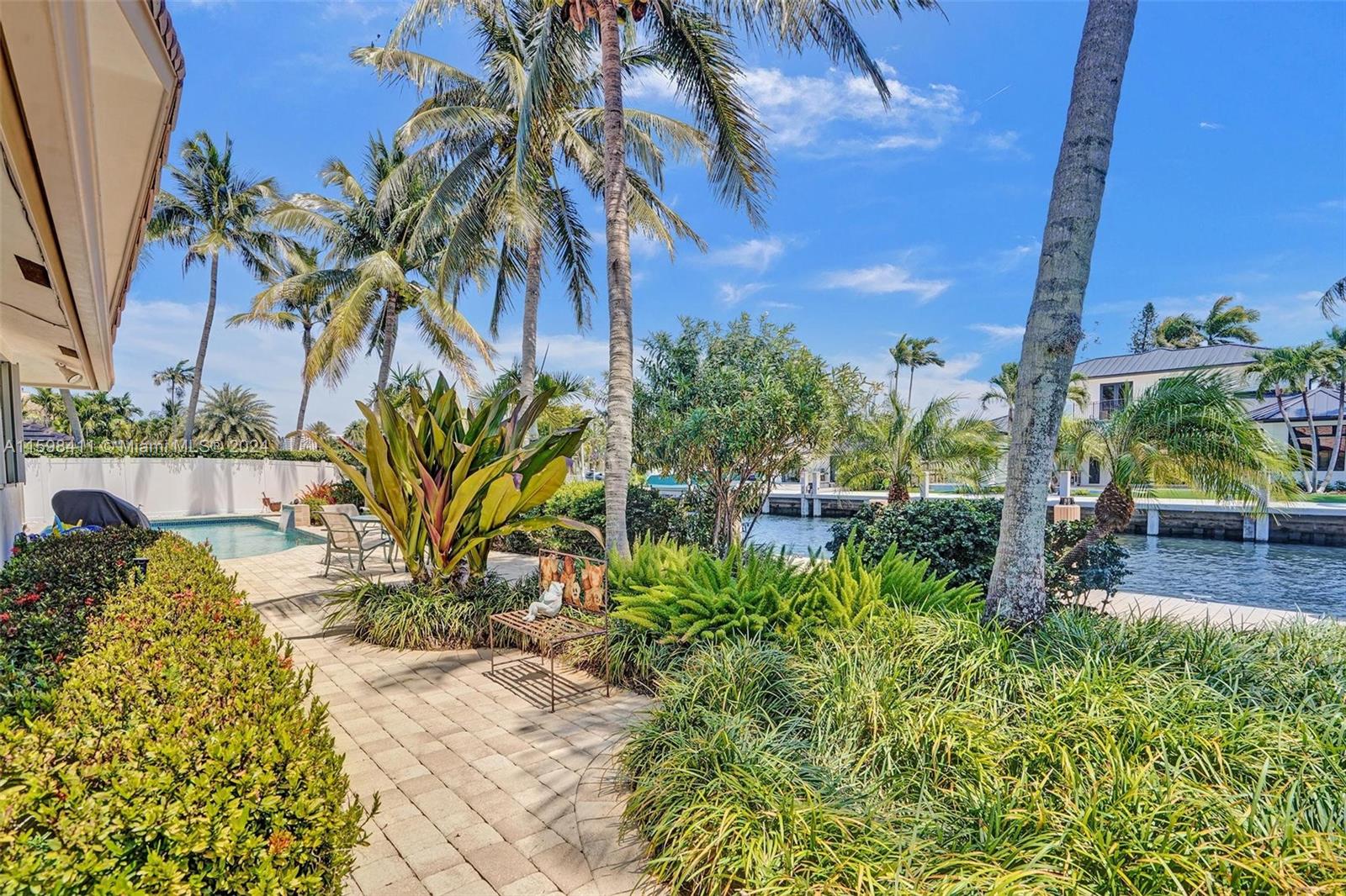 CORAL RIDGE COUNTRY CLUB - Residential