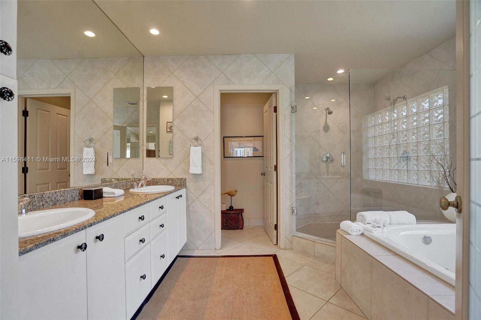 CORAL RIDGE COUNTRY CLUB - Residential