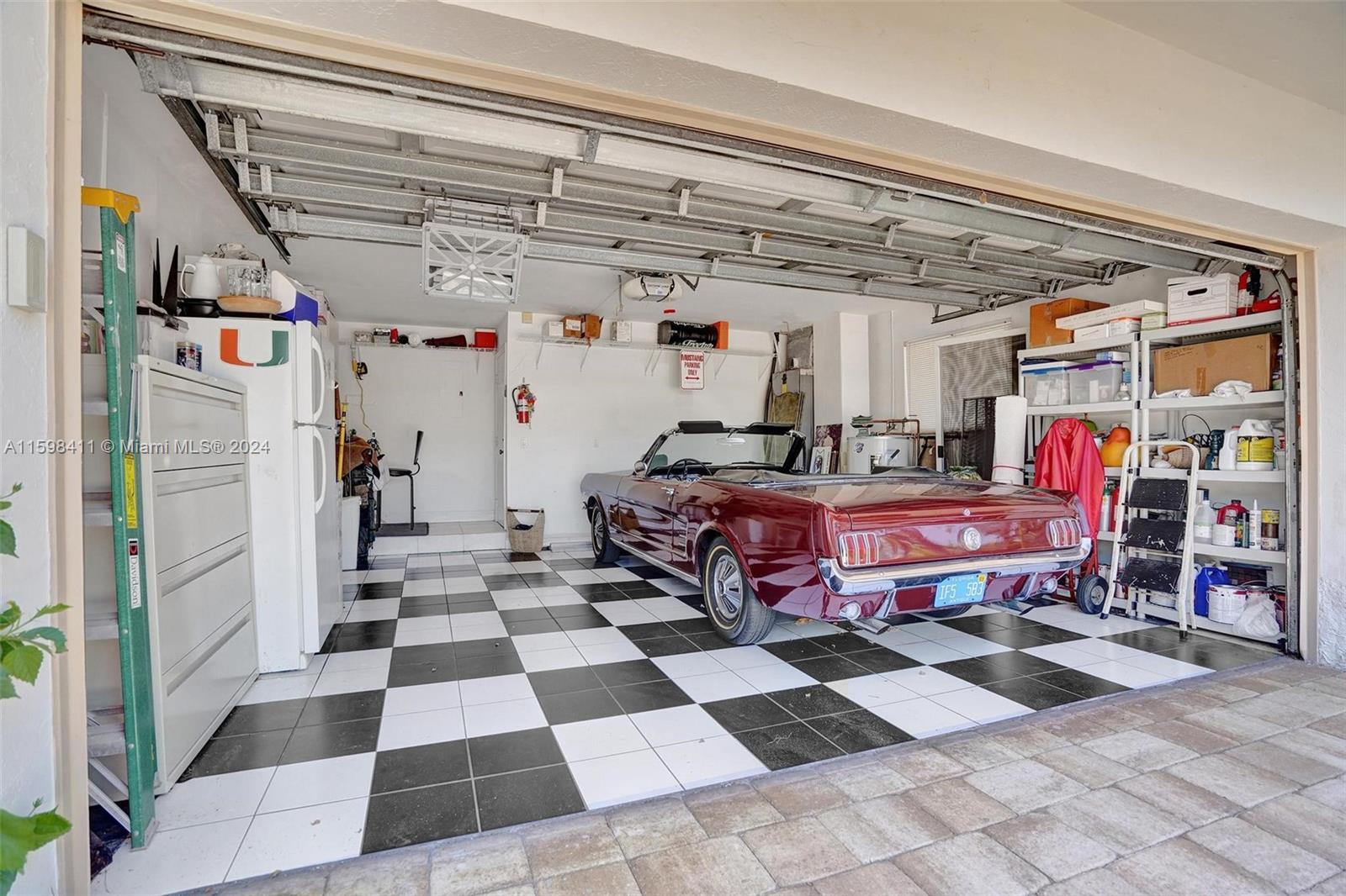 CORAL RIDGE COUNTRY CLUB - Residential