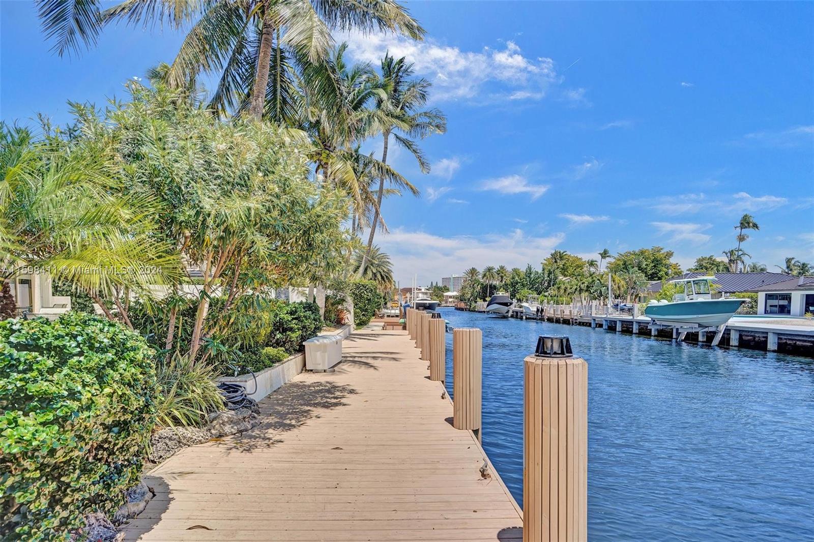 CORAL RIDGE COUNTRY CLUB - Residential