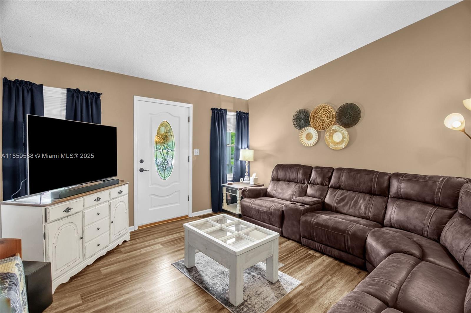 3809 Evergreen
