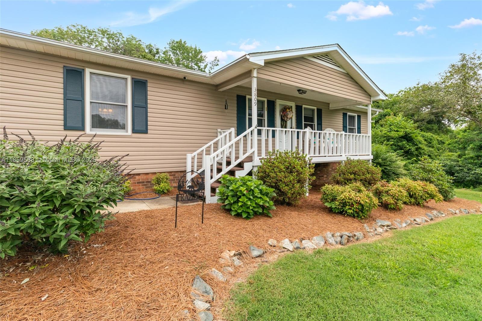 3809 Evergreen