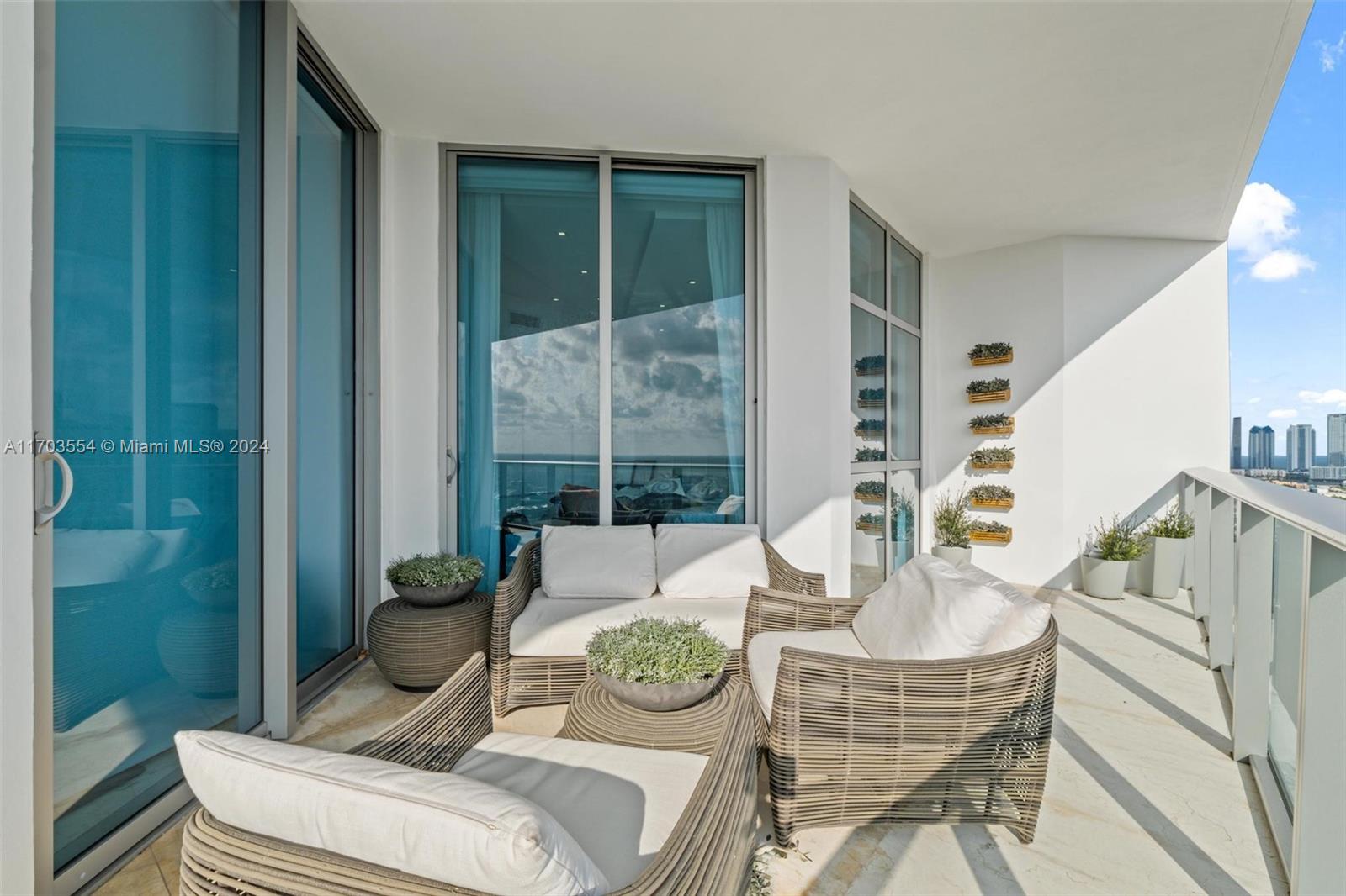 MARINA PALMS RESIDENCES N - Residential