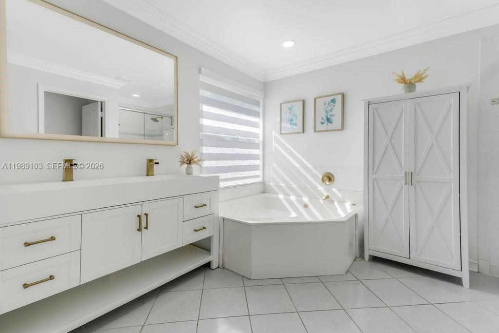 Silver Isles - Residential