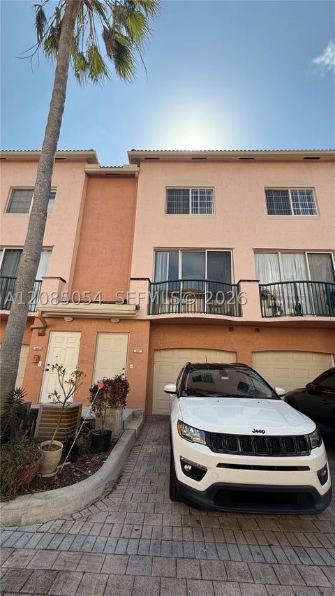 Photo of 2107 SE 10th Ave #827, Fort Lauderdale, FL 33316 (MLS # A12085054)