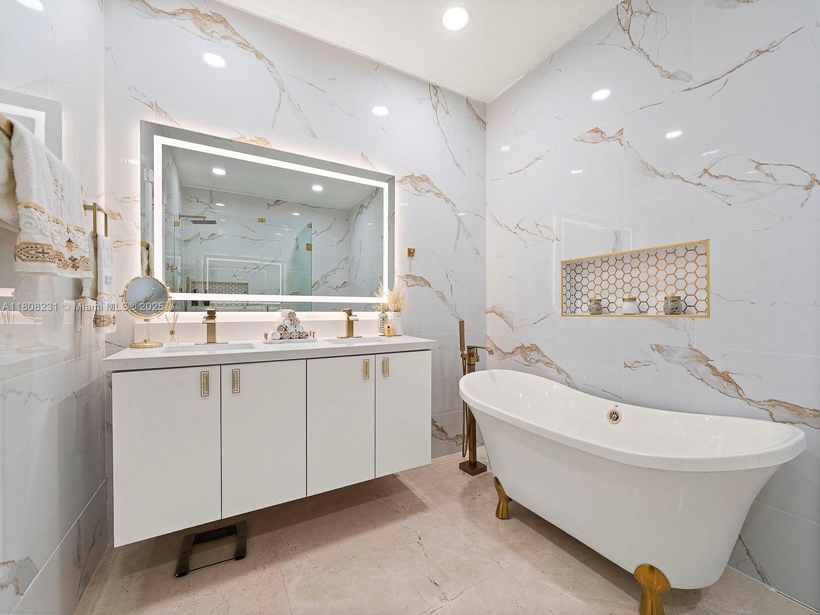 HAMMOCKS SHORES 2ND ADDN - Residential