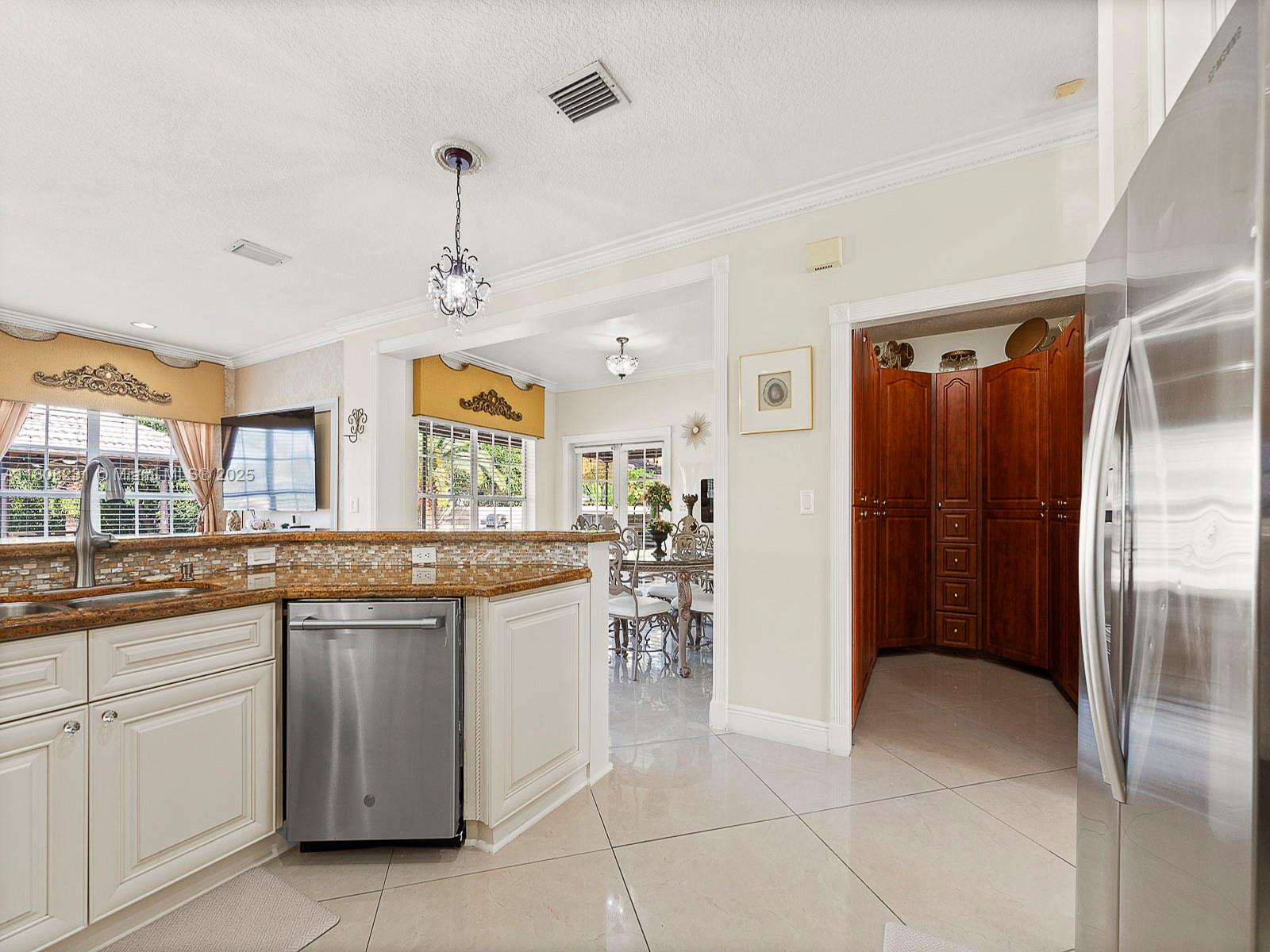 HAMMOCKS SHORES 2ND ADDN - Residential