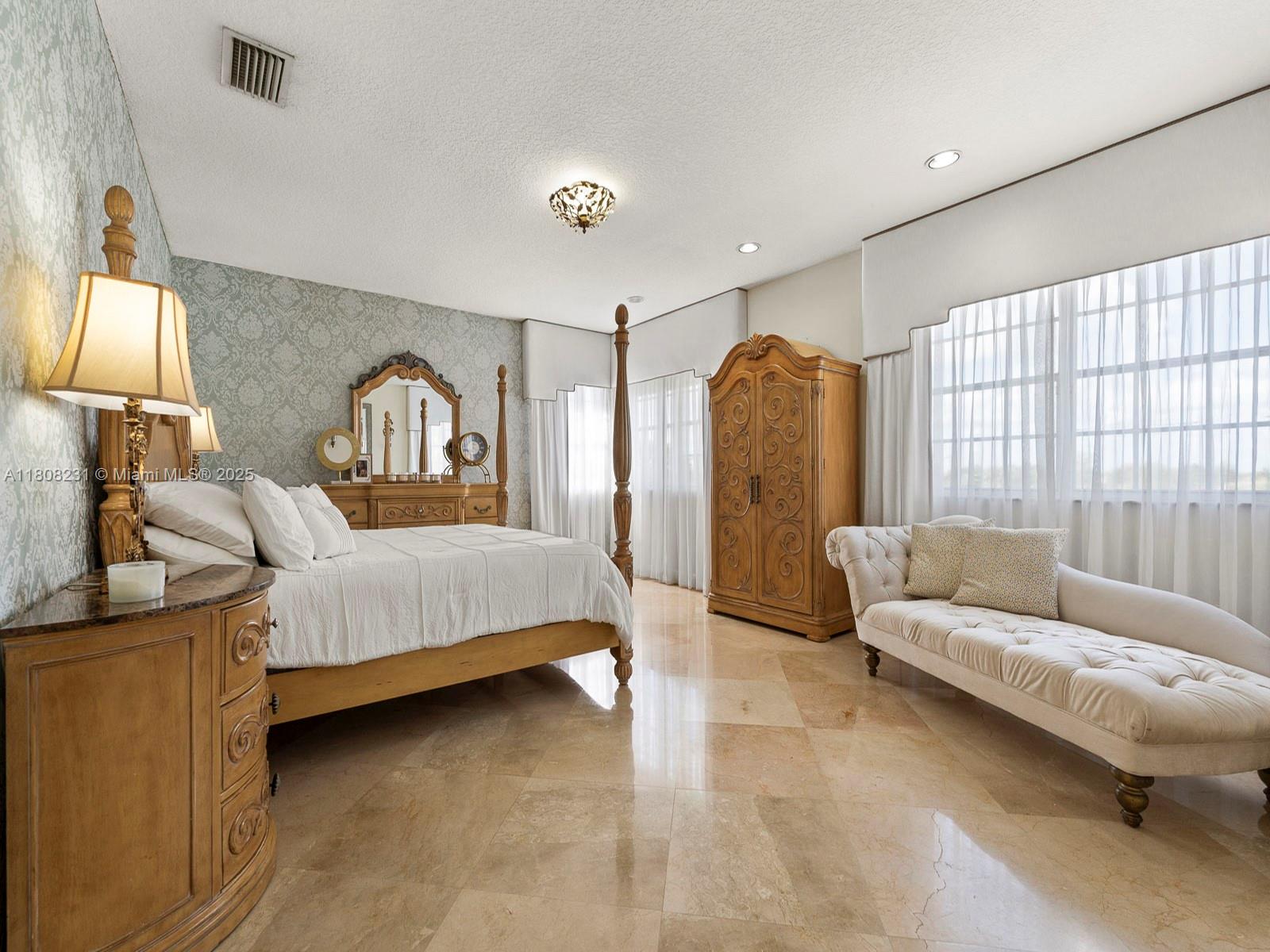 HAMMOCKS SHORES 2ND ADDN - Residential