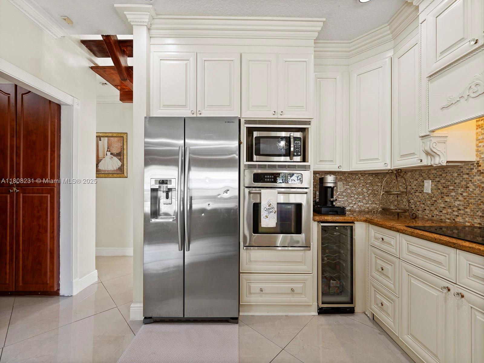 HAMMOCKS SHORES 2ND ADDN - Residential