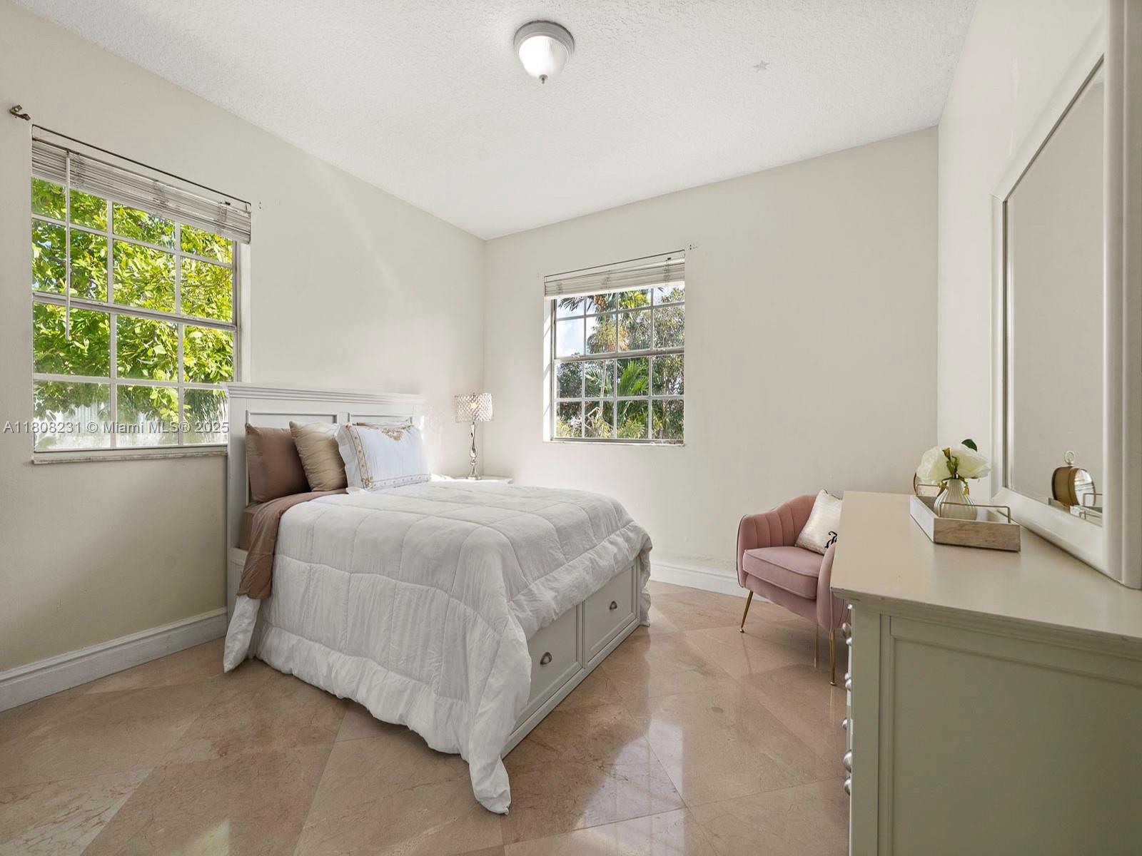 HAMMOCKS SHORES 2ND ADDN - Residential