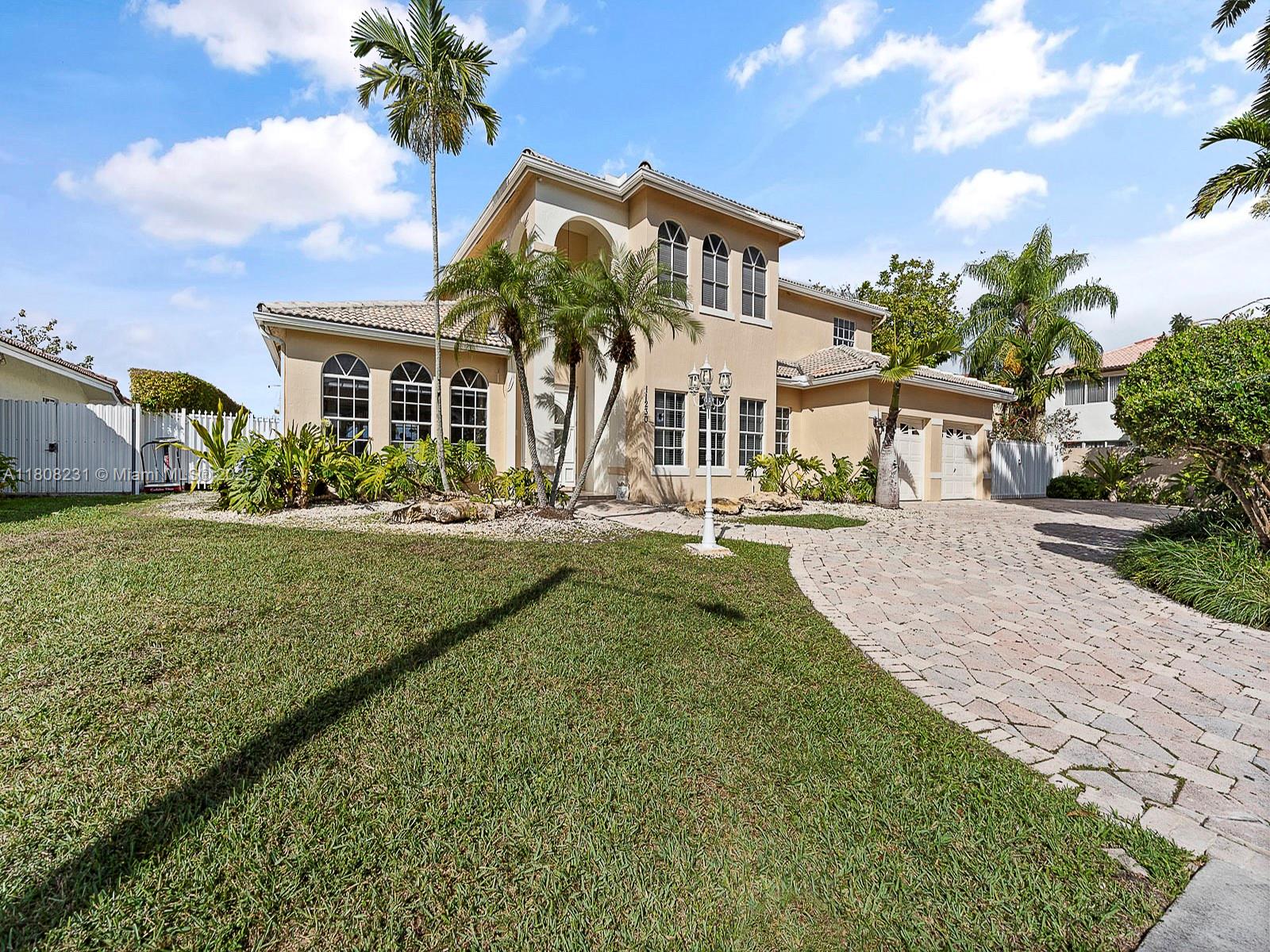 11230 Sw 156th Ave, Miami, Broward County, Florida - 5 Bedrooms  
4 Bathrooms - 