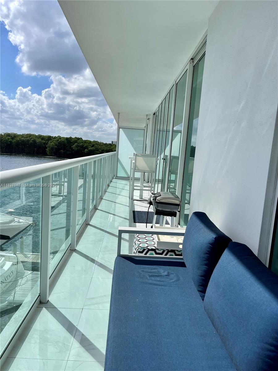400 SUNNY ISLES CONDO - Residential Lease