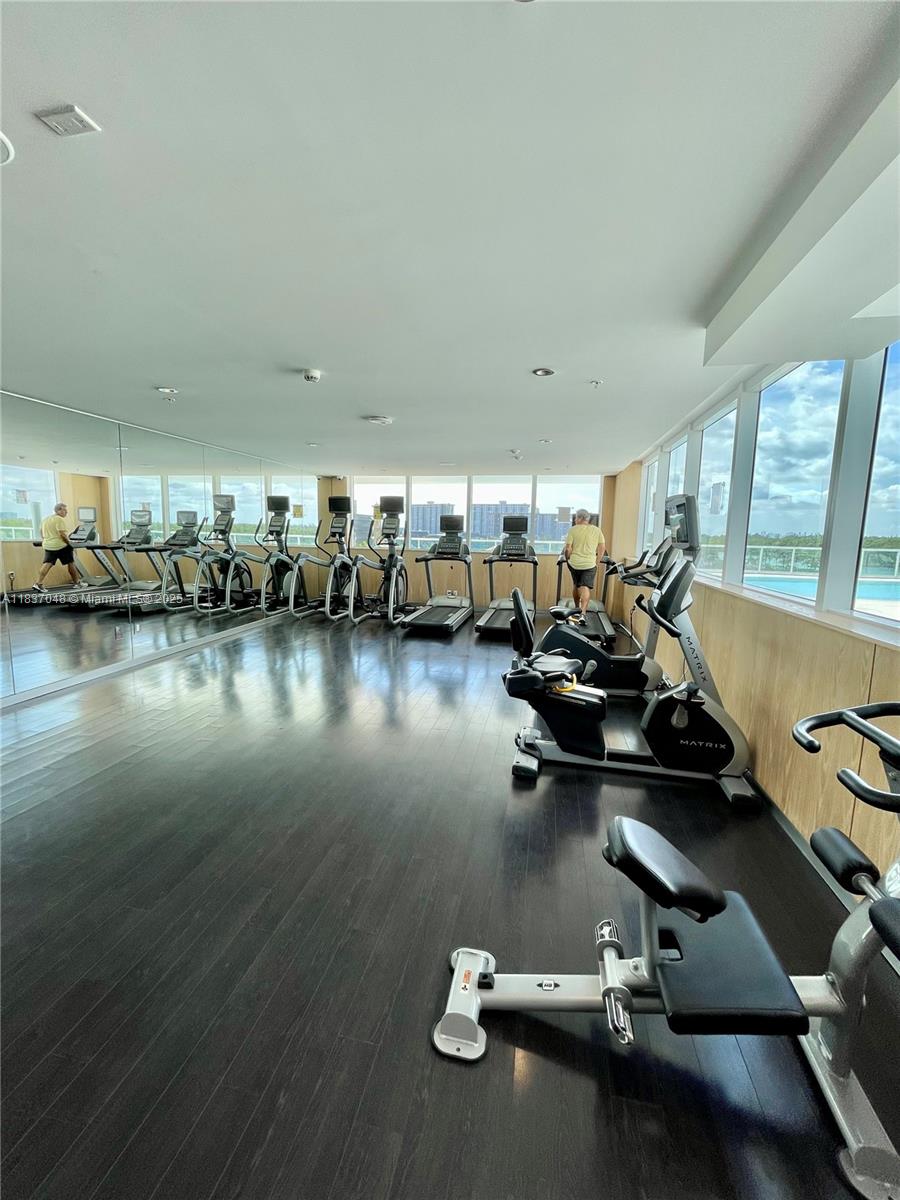 400 SUNNY ISLES CONDO - Residential Lease