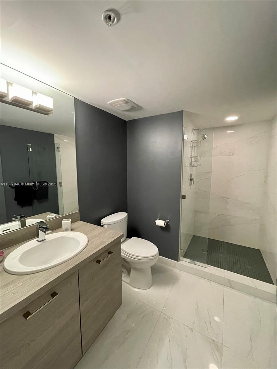 400 SUNNY ISLES CONDO - Residential Lease