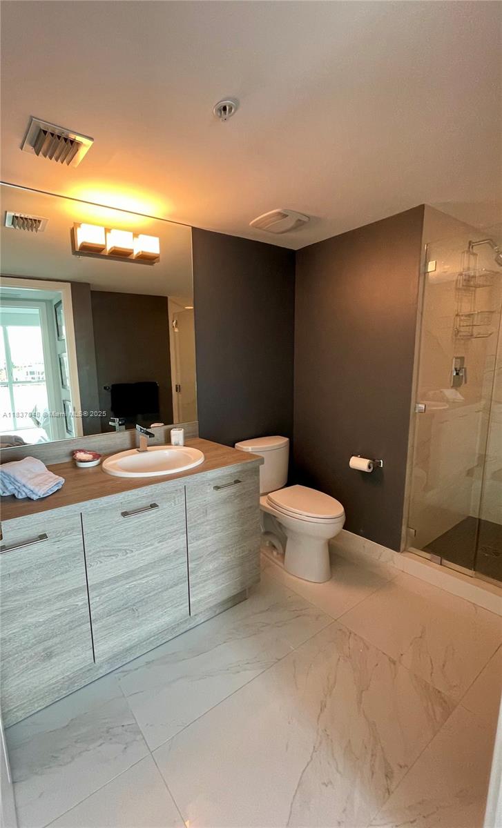 400 SUNNY ISLES CONDO - Residential Lease