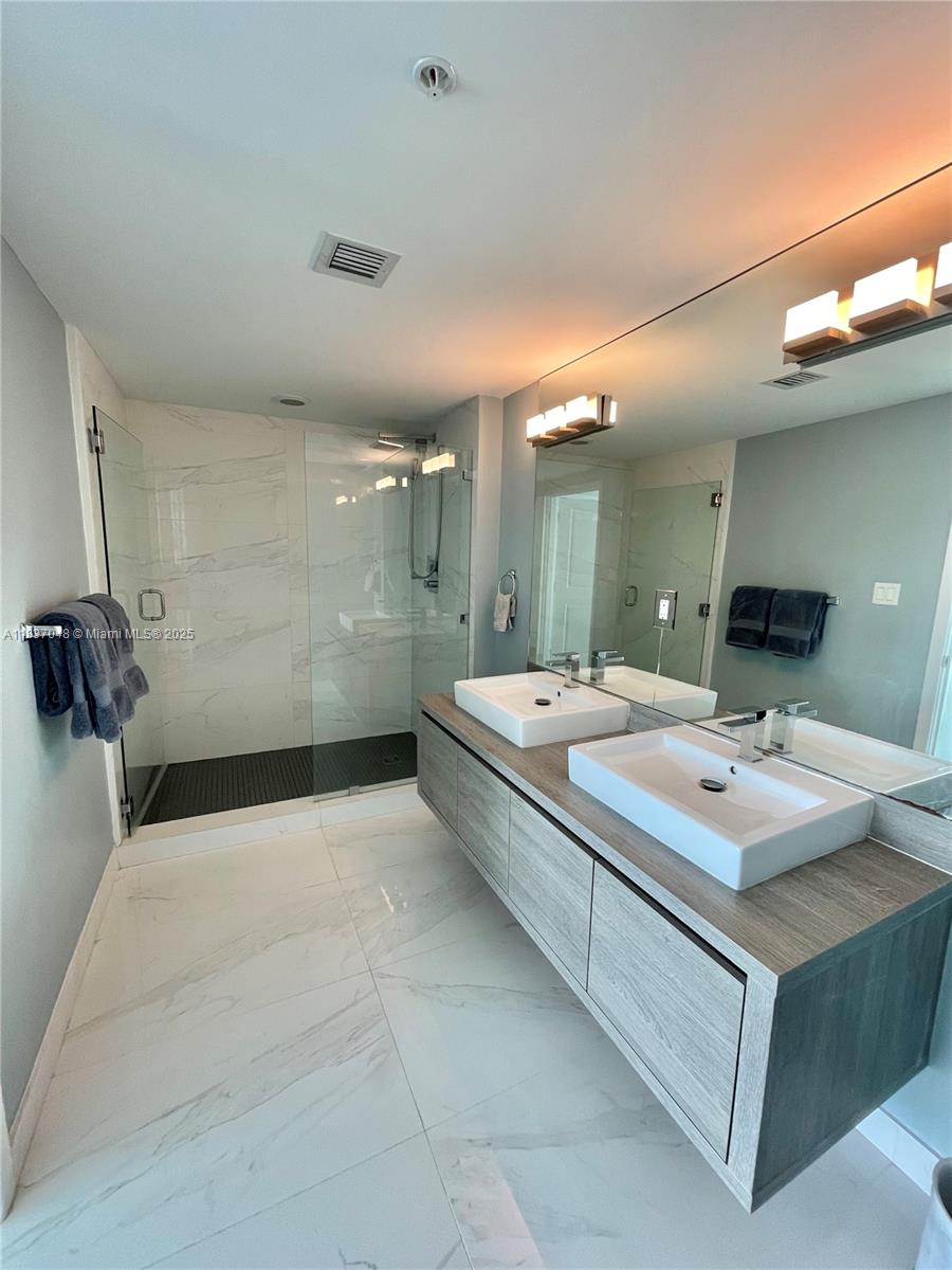 400 SUNNY ISLES CONDO - Residential Lease