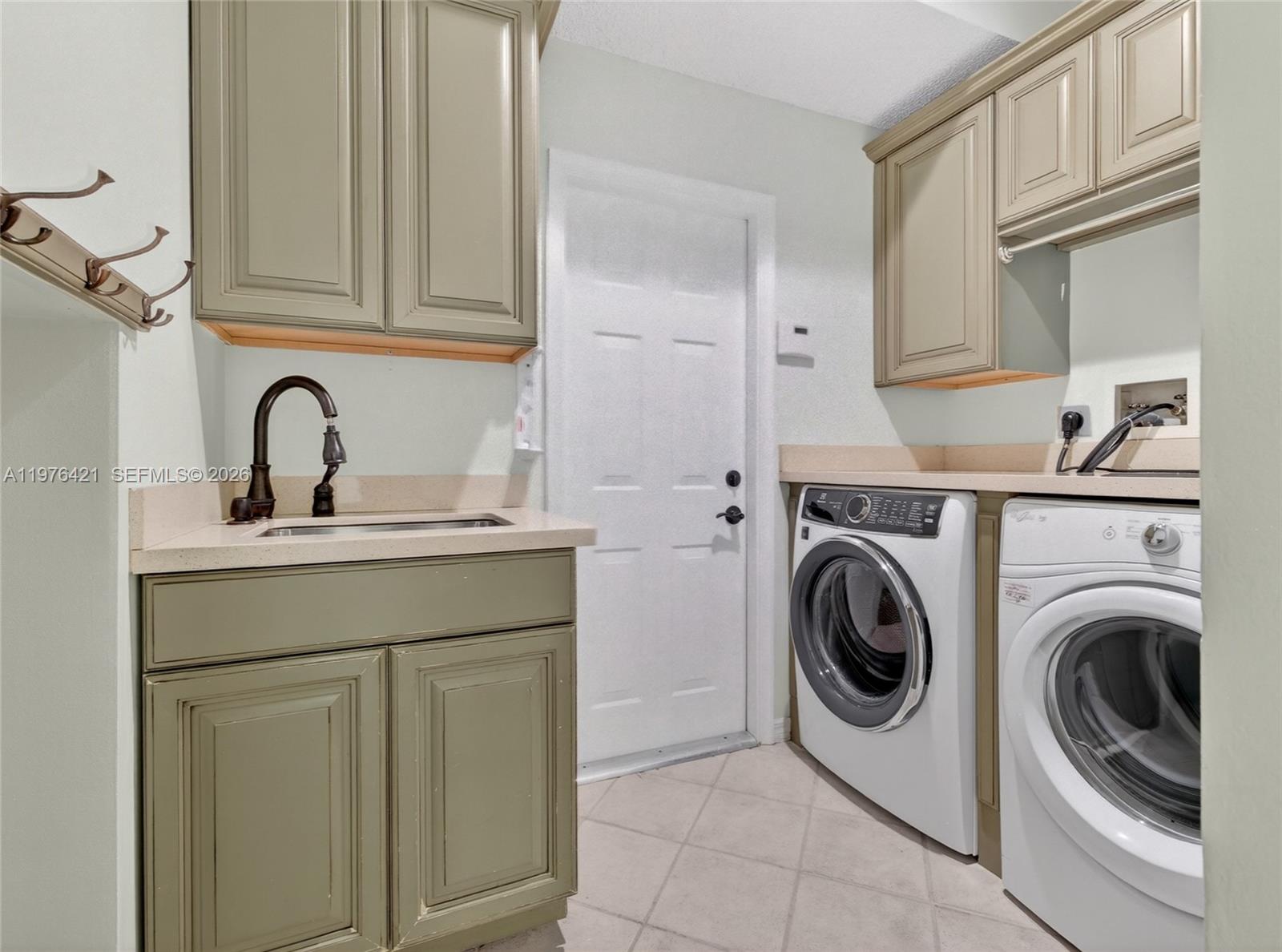 SECTOR 3 - PARCELS H I J - Residential Lease