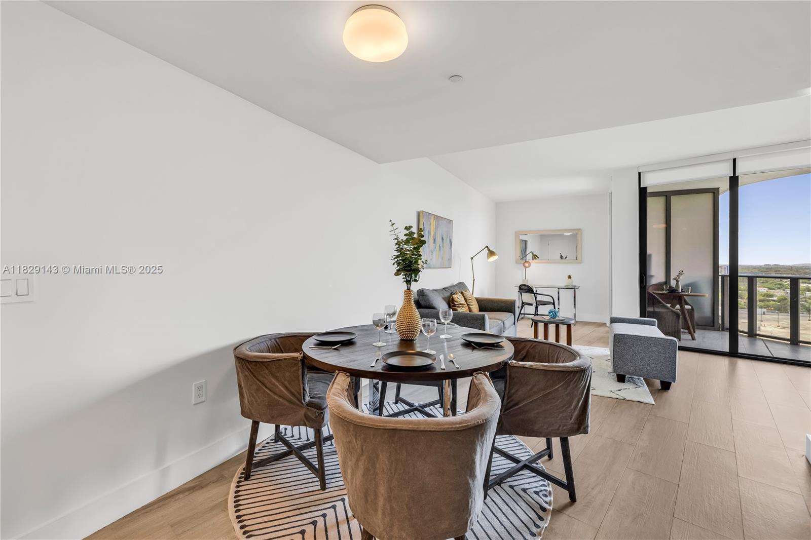 121 NE 34th St 1514