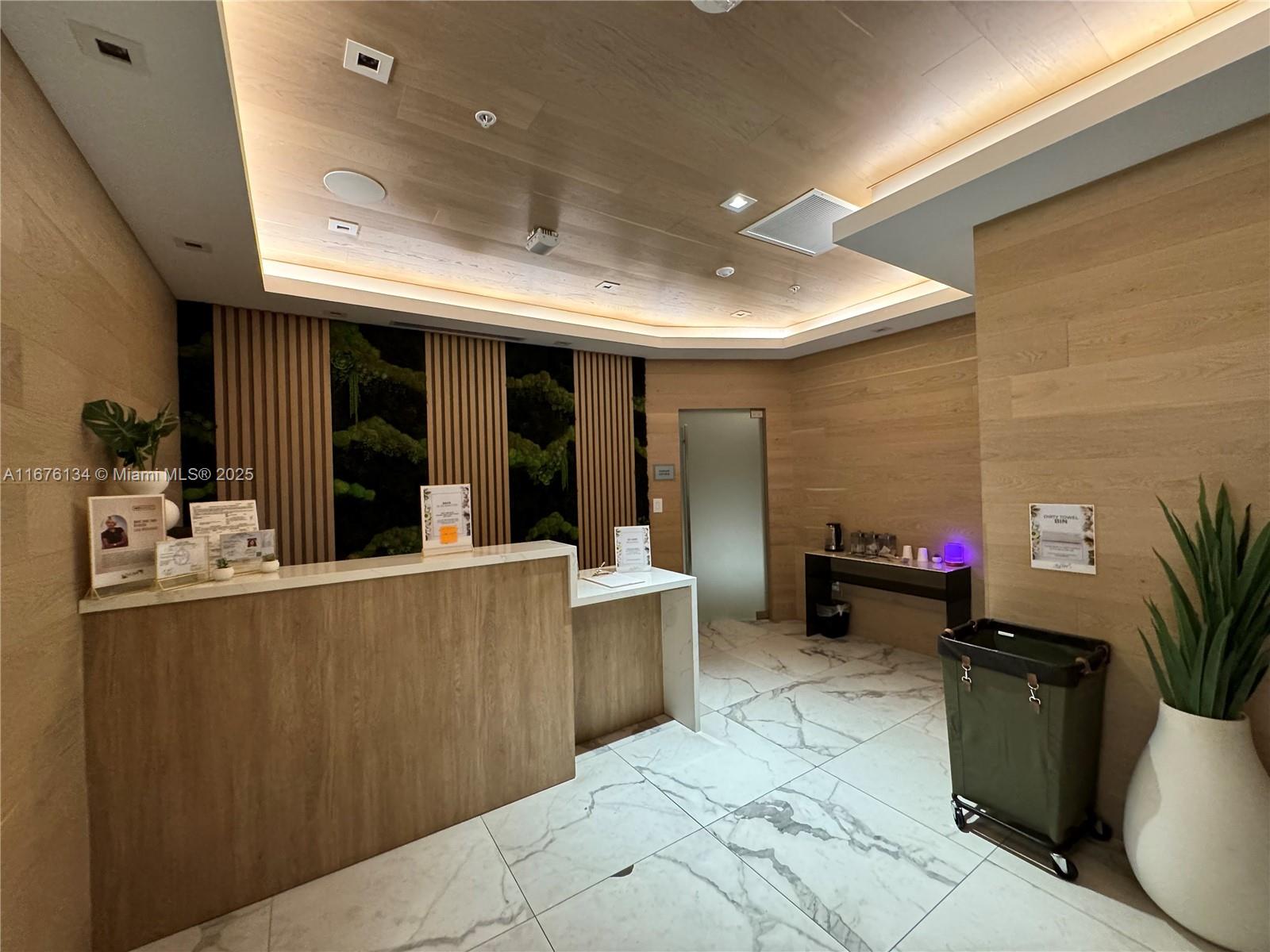 IVY CONDO - Residential