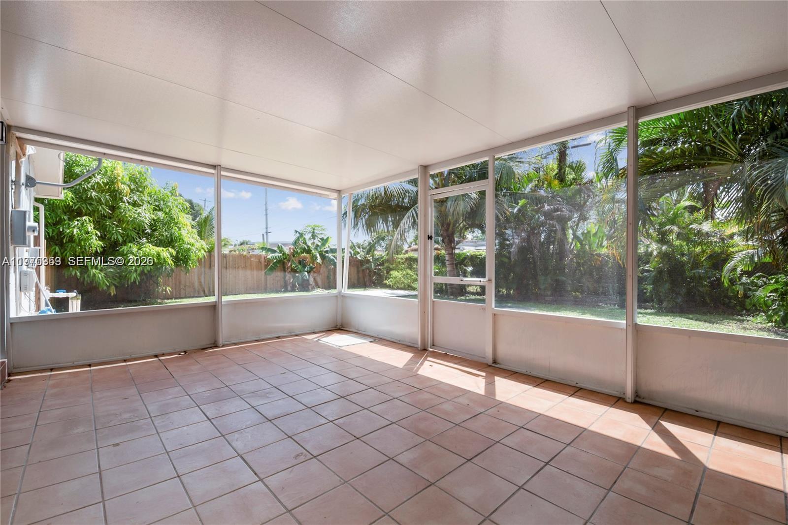 HOLLYWOOD BEACH HEIGHTS S - Residential