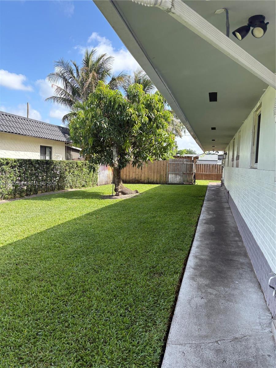 HOLLYWOOD BEACH HEIGHTS S - Residential