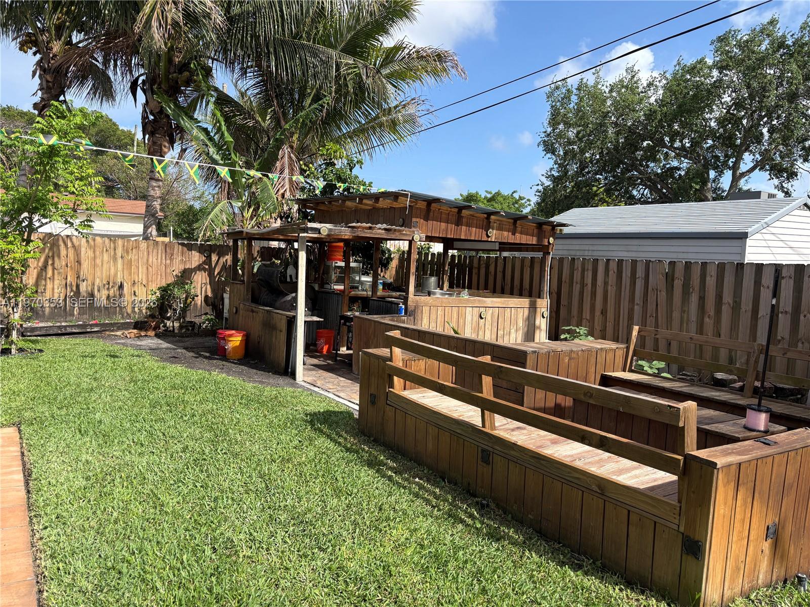 HOLLYWOOD BEACH HEIGHTS S - Residential