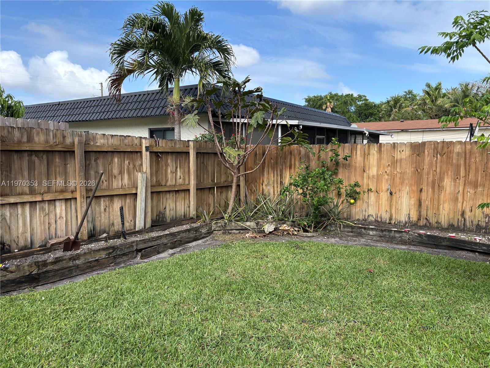 HOLLYWOOD BEACH HEIGHTS S - Residential