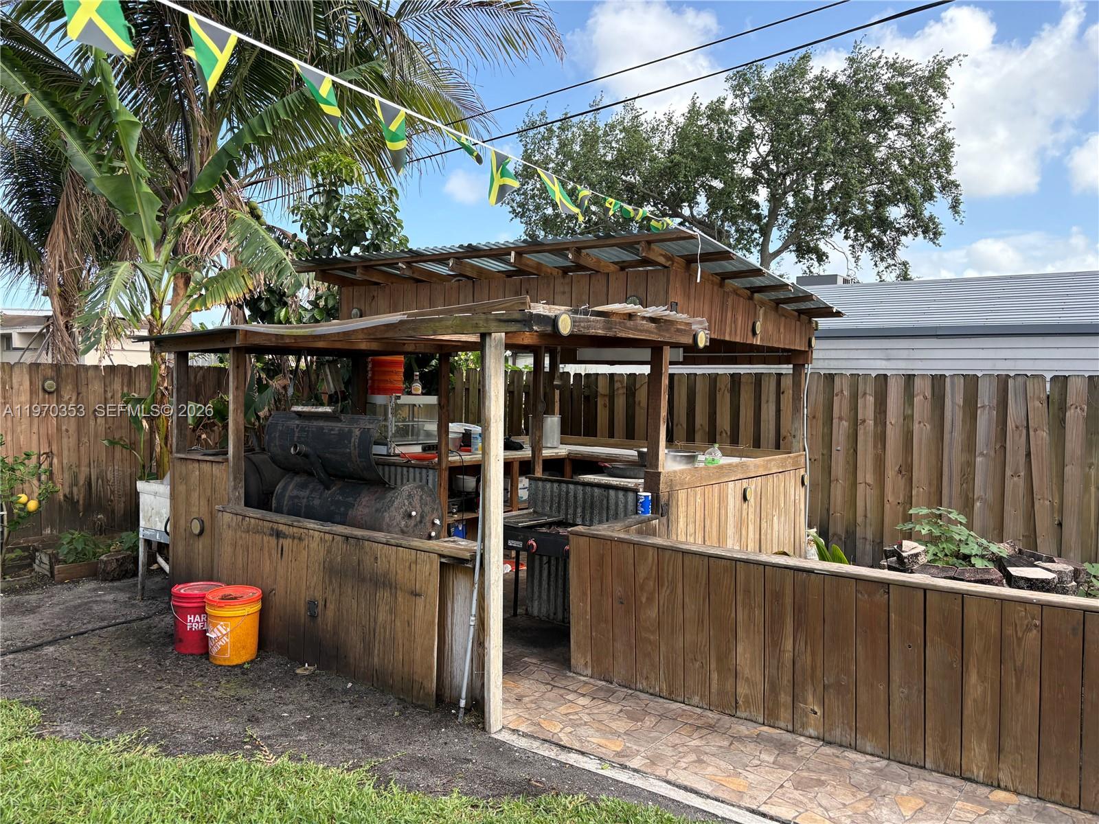 HOLLYWOOD BEACH HEIGHTS S - Residential