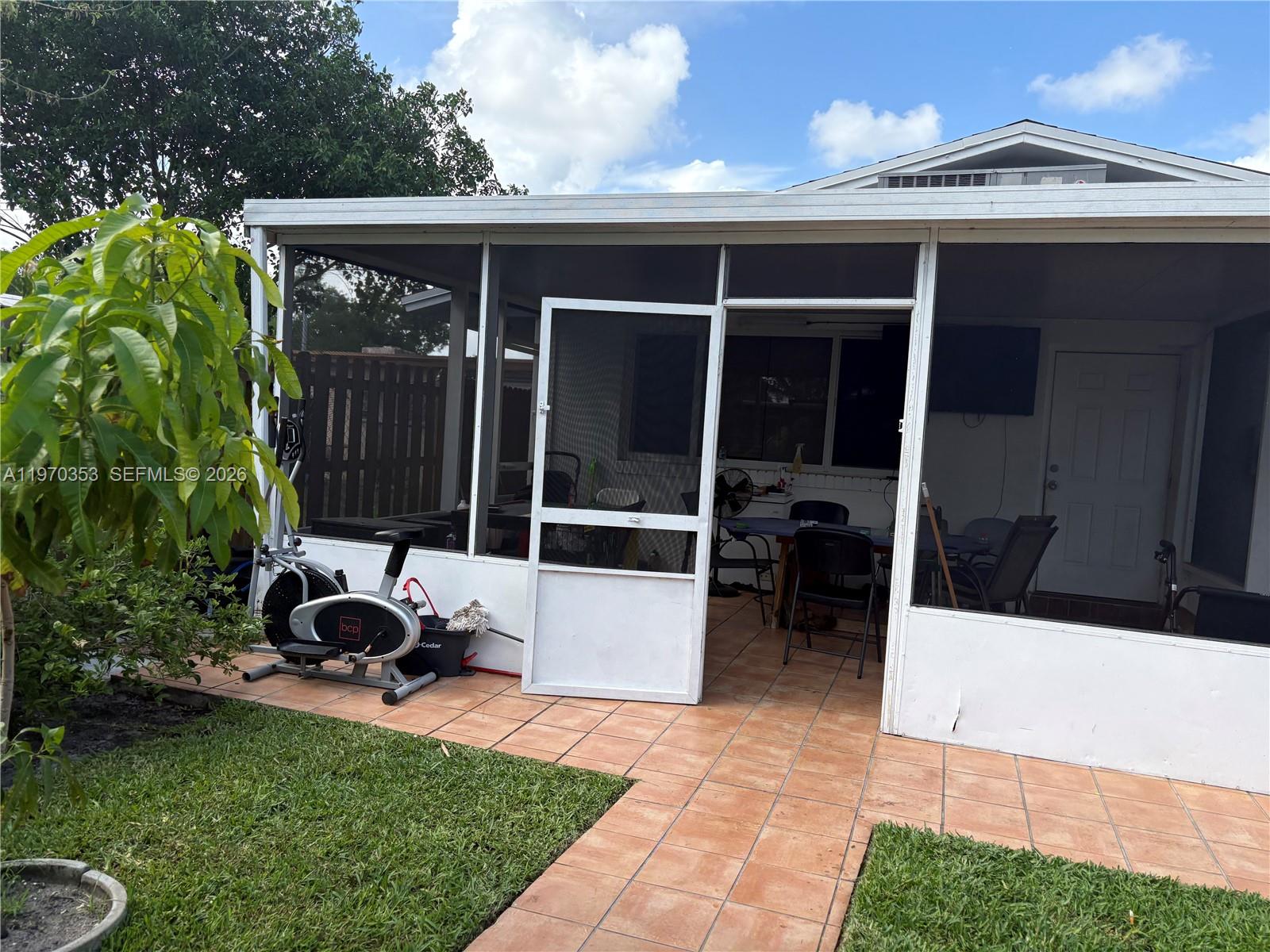 HOLLYWOOD BEACH HEIGHTS S - Residential