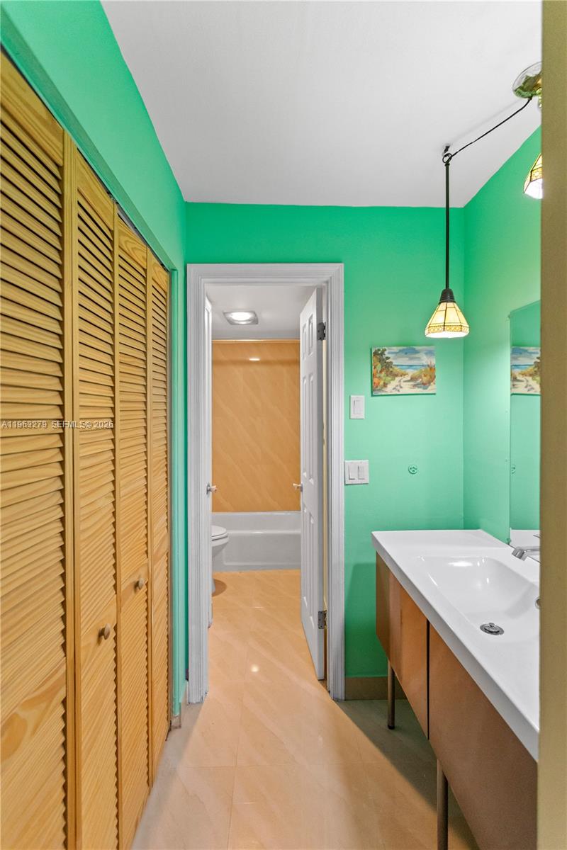 DEERFIELD PINES CONDO - Residential