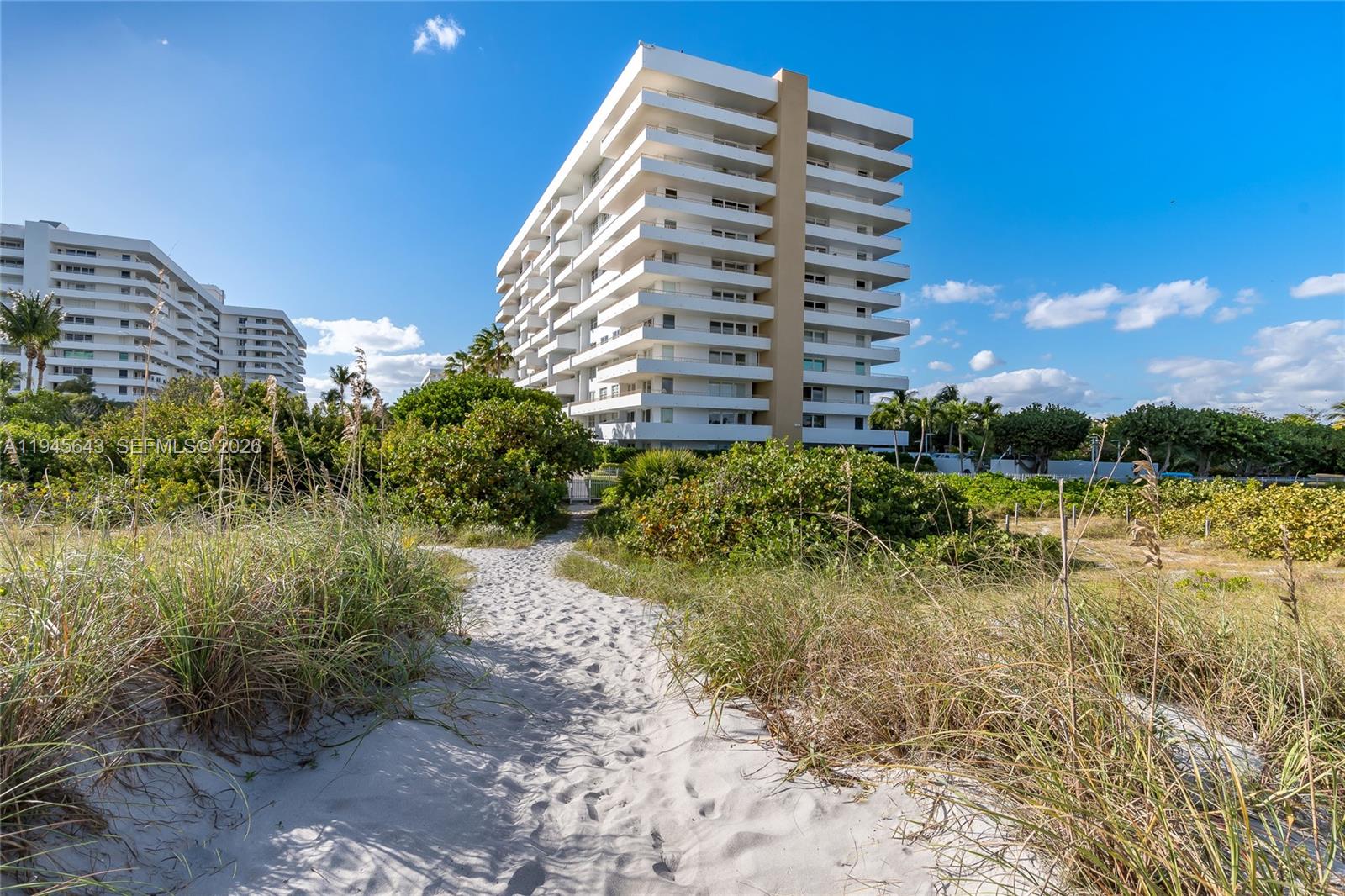 COMMODORE CLUB SOUTH COND - Residential Lease